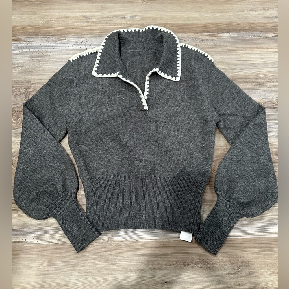 NWT Commense women’s XS Contrast Embroidered Trim Polo Sweater